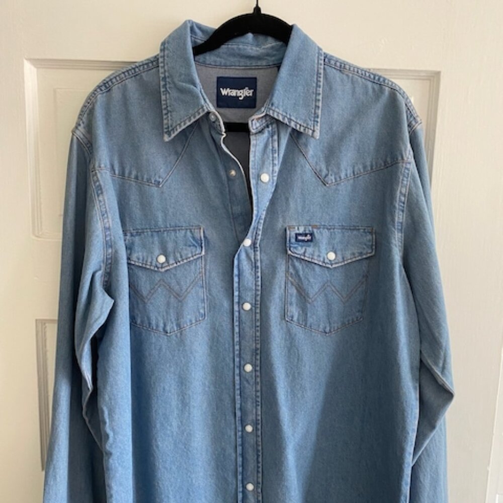 Wrangler Cowboy Cut Long Sleeve Western Denim Snap Work Shirt – Stonewash